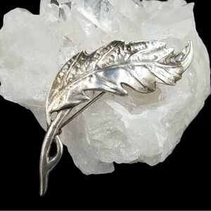 Elegant Vintage Sterling Silver Leaf Brooch